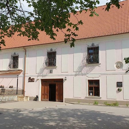 Penzion Sessler *** Trnava Bagian luar foto