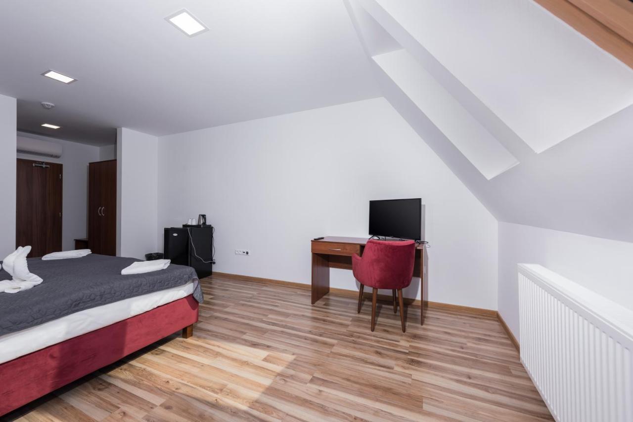 Penzion Sessler *** Trnava Bagian luar foto