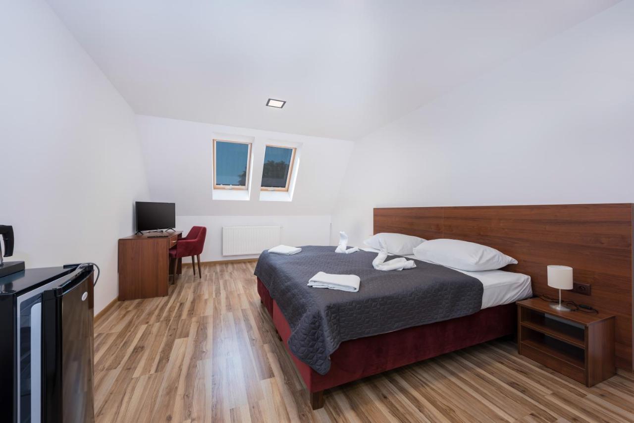 Penzion Sessler *** Trnava Bagian luar foto