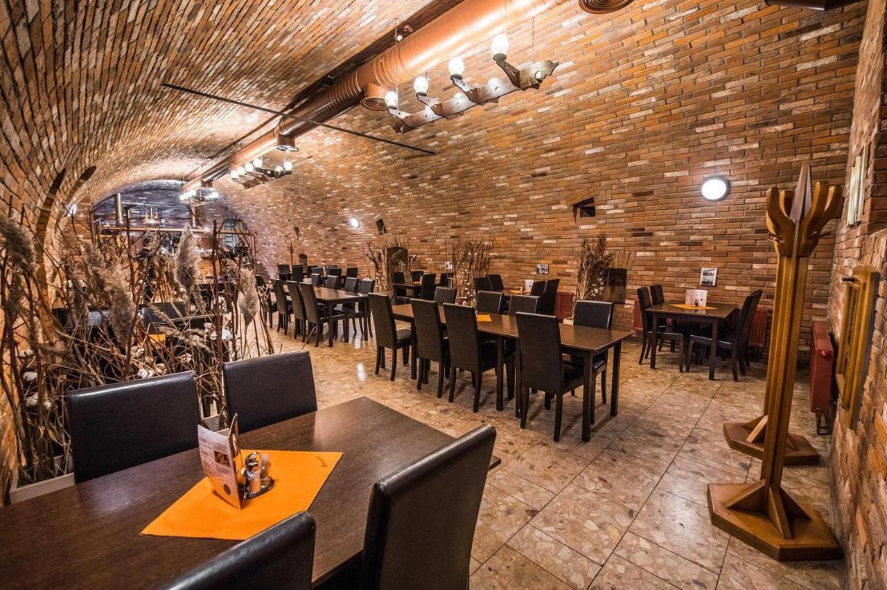 Penzion Sessler *** Trnava Bagian luar foto