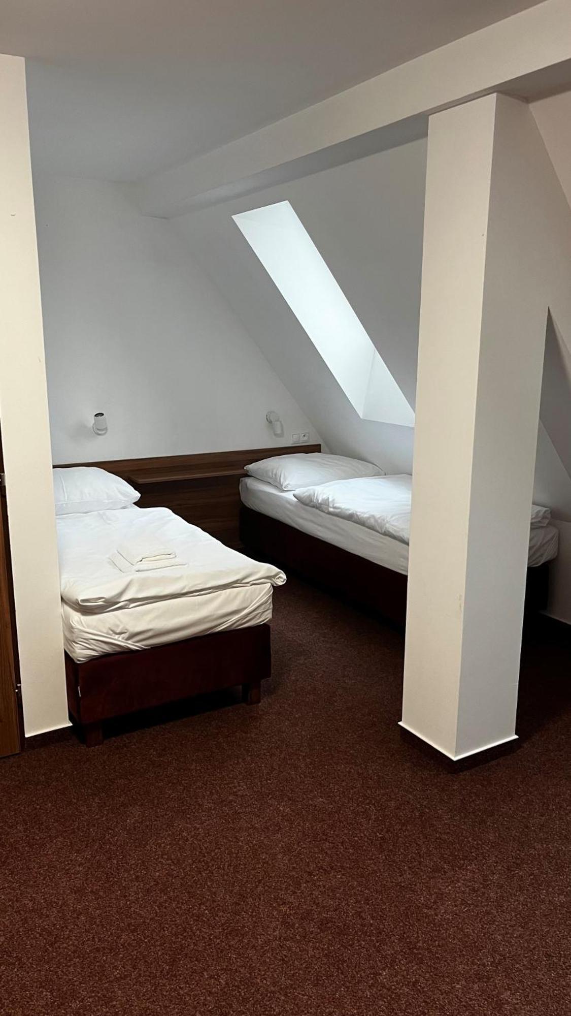 Penzion Sessler *** Trnava Bagian luar foto