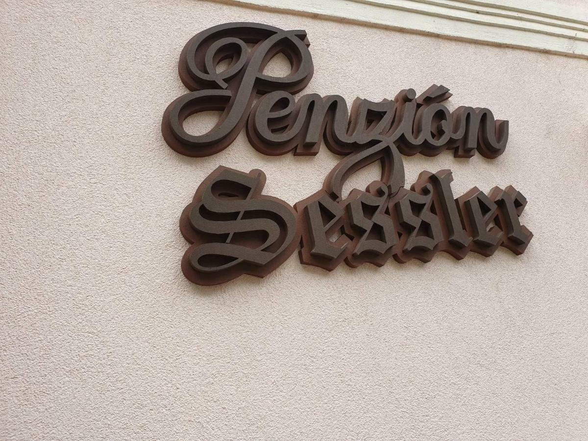 Penzion Sessler *** Trnava Bagian luar foto