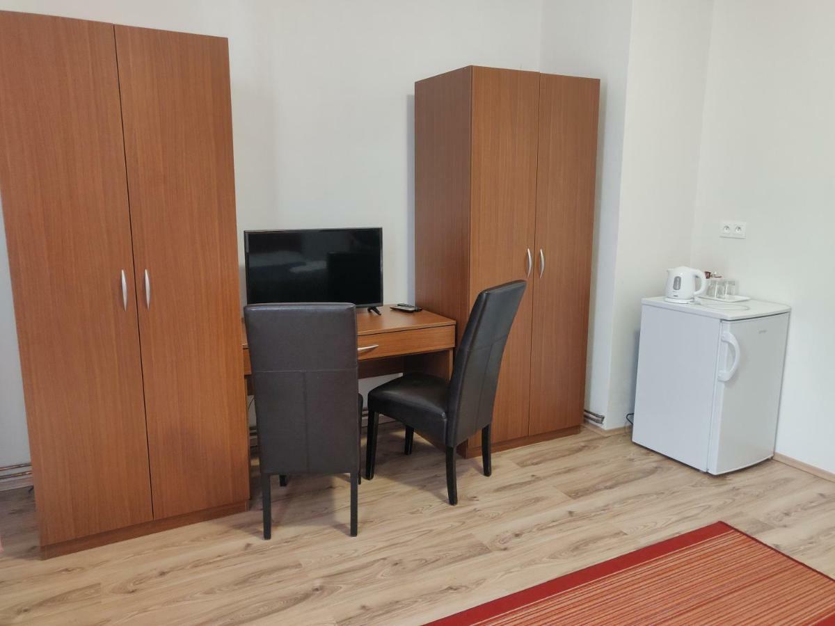 Penzion Sessler *** Trnava Bagian luar foto