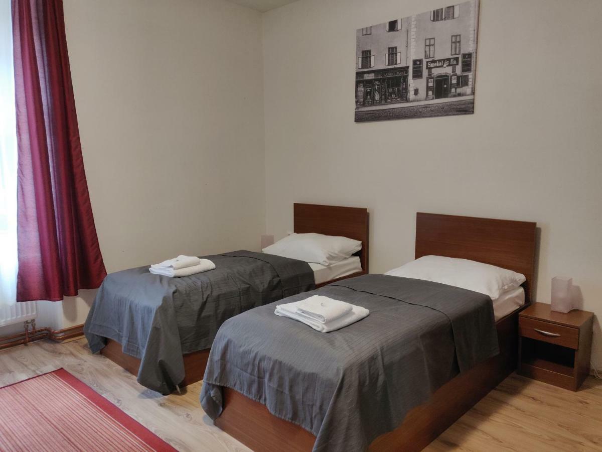 Penzion Sessler *** Trnava Bagian luar foto