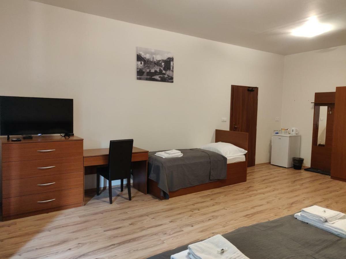 Penzion Sessler *** Trnava Bagian luar foto